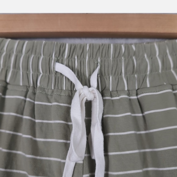 Sarah’s Day white Fox Active size M Striped Olive Green Women's Pants - Picture 3 of 4